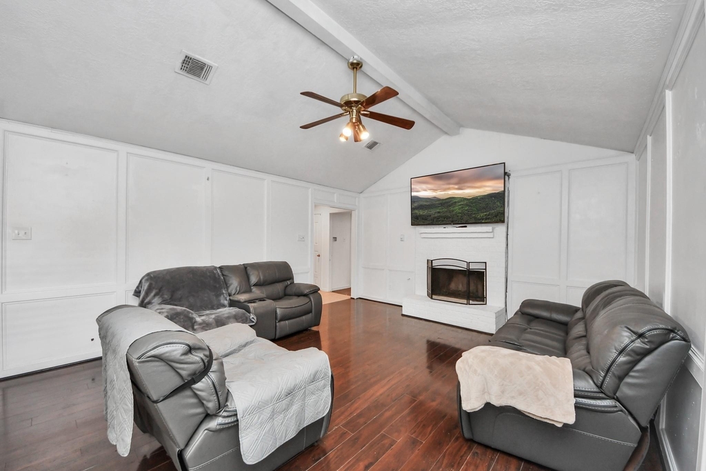 1415 Parry Sound - Photo 5