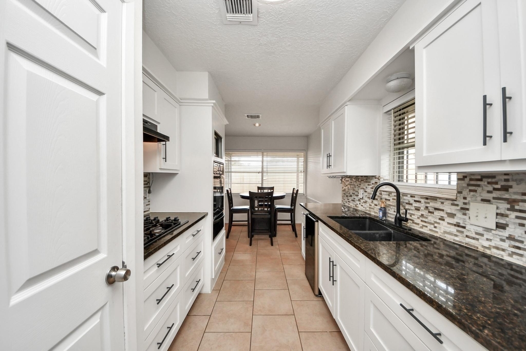 1415 Parry Sound - Photo 10