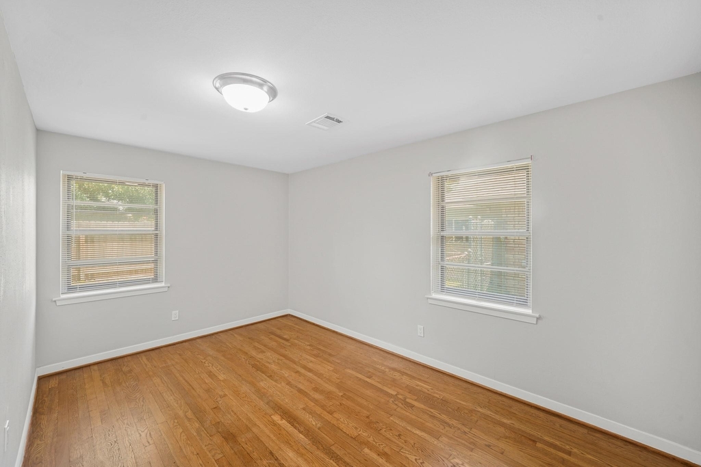 9514 Vilven Lane - Photo 13
