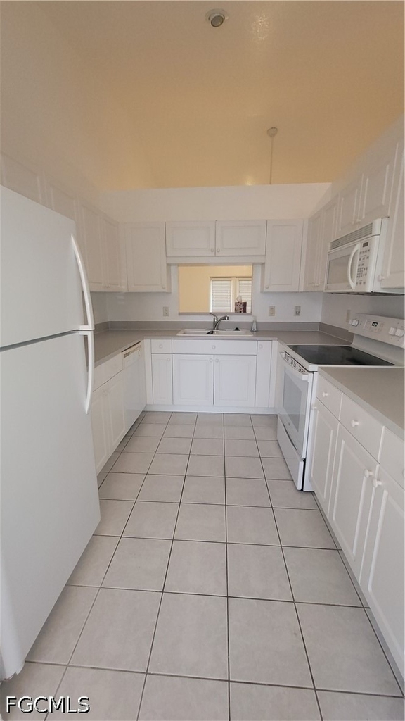 1010 Se 12th Terrace - Photo 3