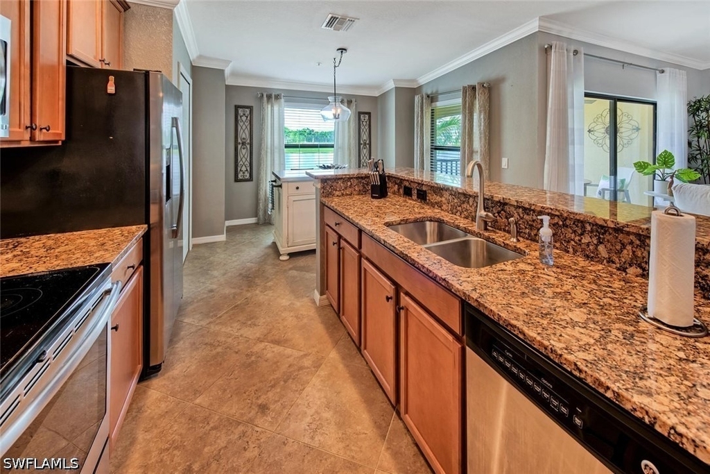 9513 Avellino Way - Photo 9