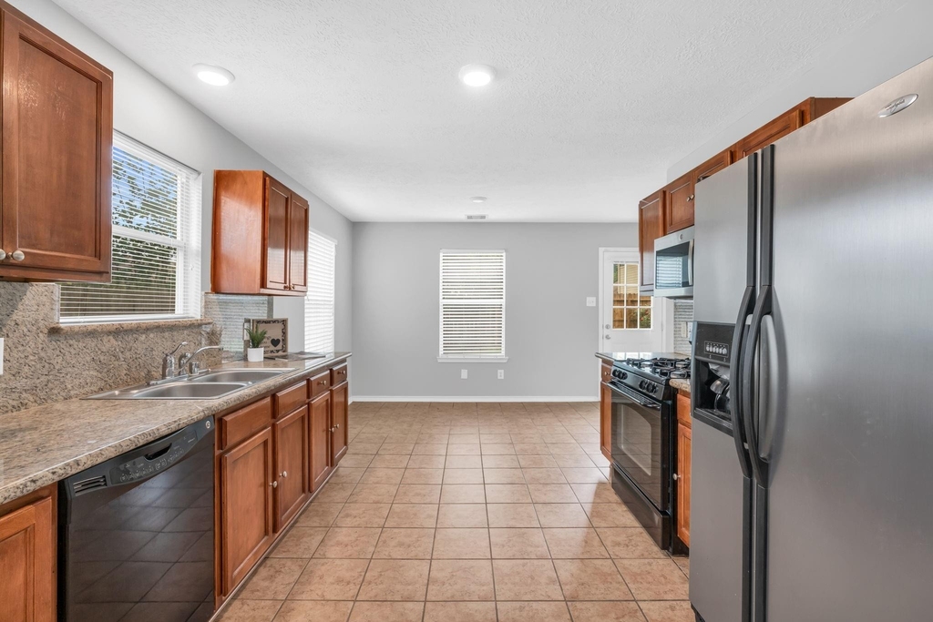 7215 Cool Springs Court - Photo 10