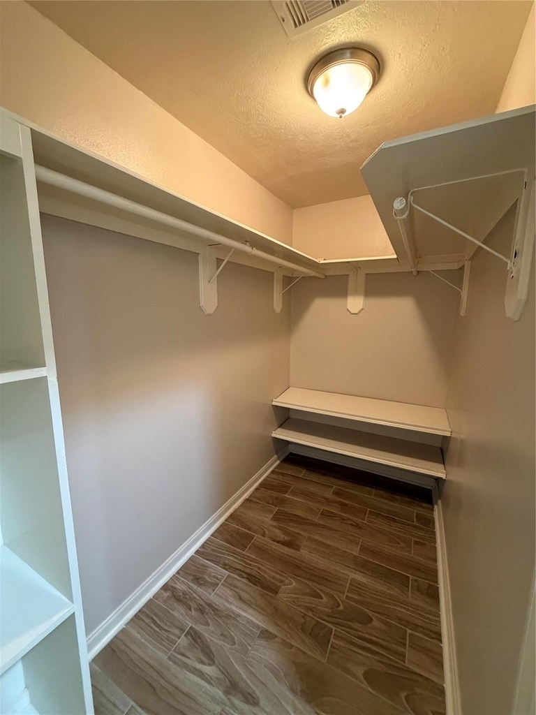 1516 Terry Street - Photo 2