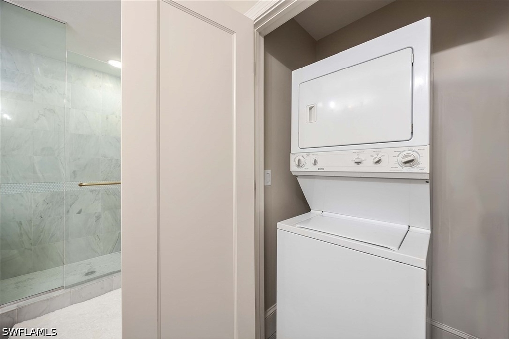 9123 Strada Place - Photo 14