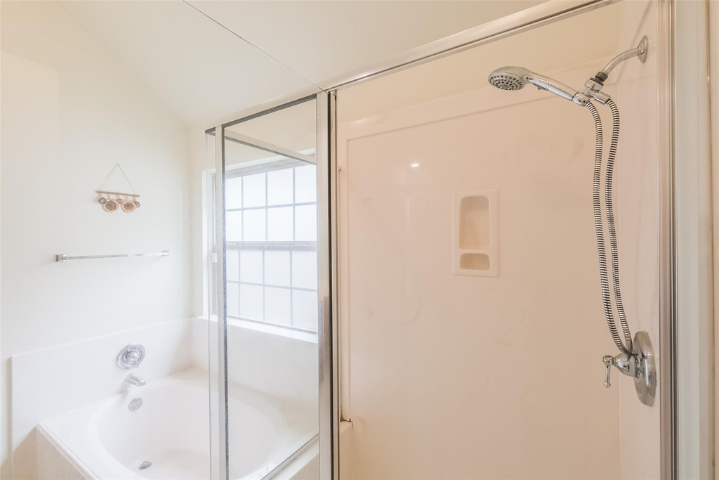 6811 Gonzales Point - Photo 32