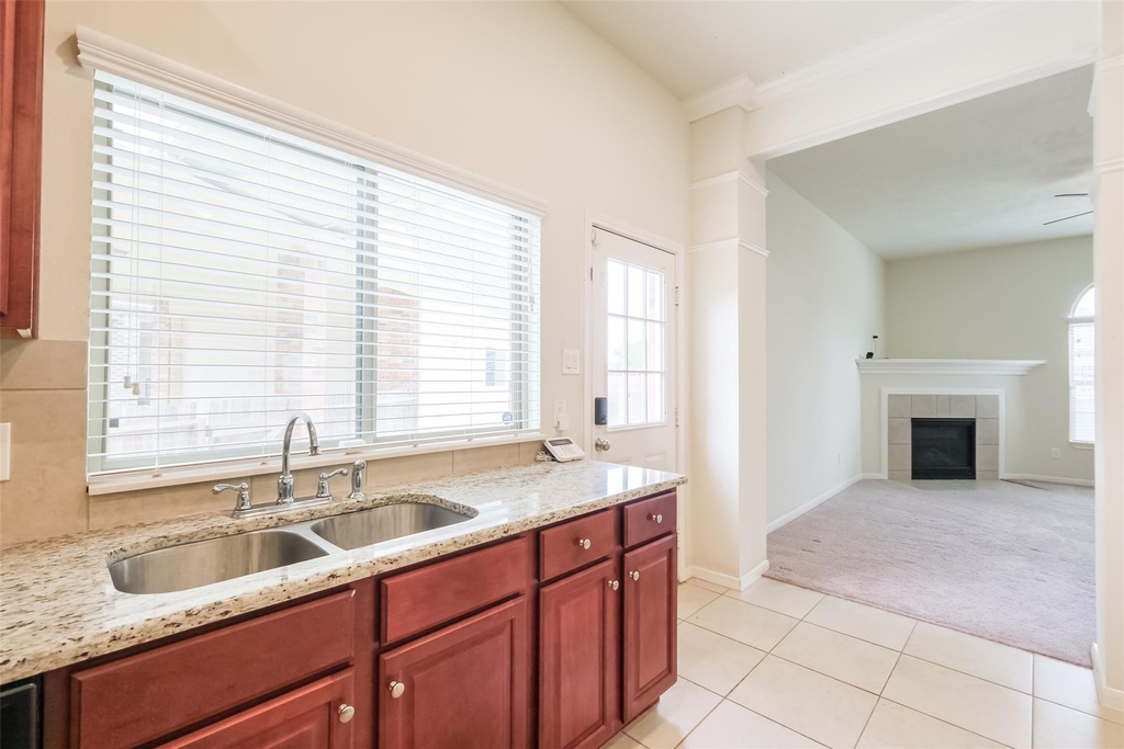 6811 Gonzales Point - Photo 17