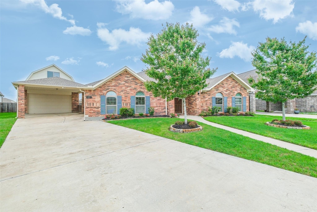 6811 Gonzales Point - Photo 1