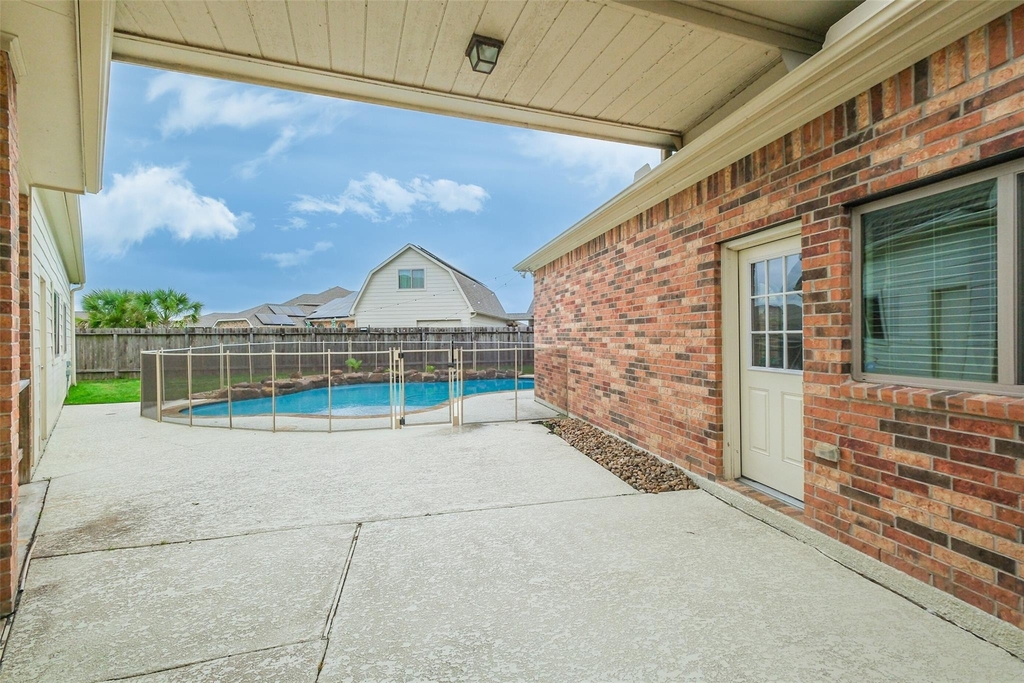 6811 Gonzales Point - Photo 3