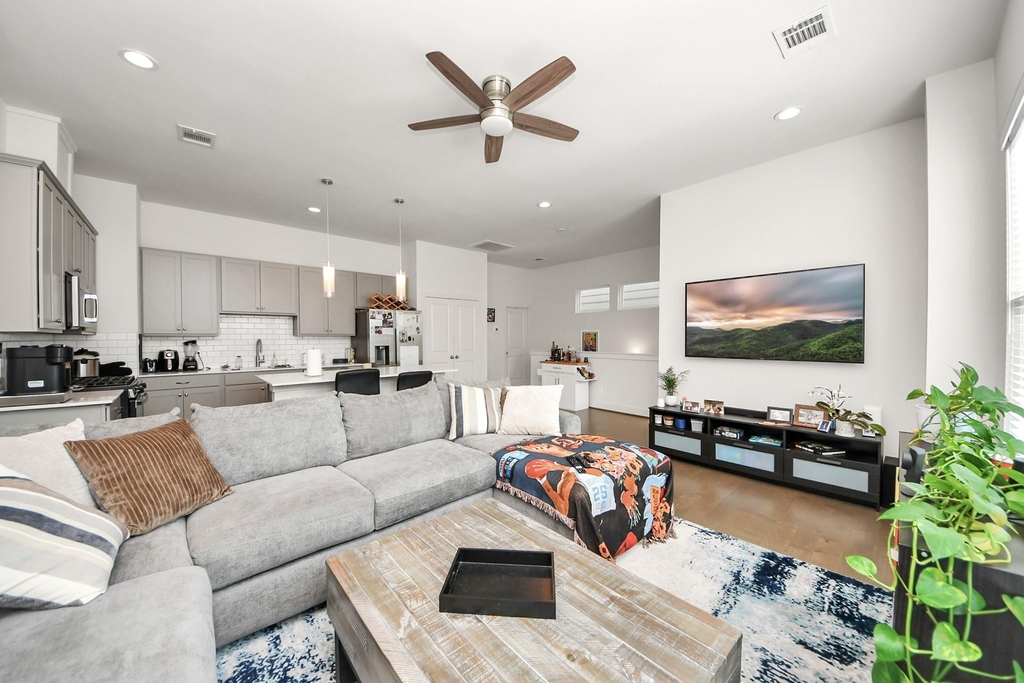 3622 Griggs Road - Photo 3