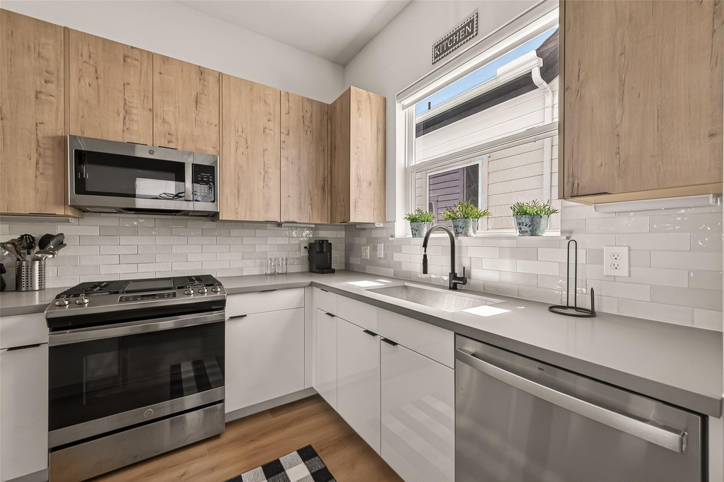 3402 Luca Street - Photo 5