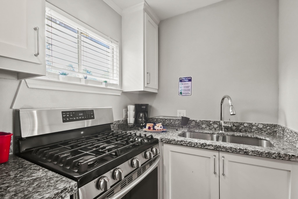 5302 Treaschwig Road - Photo 30
