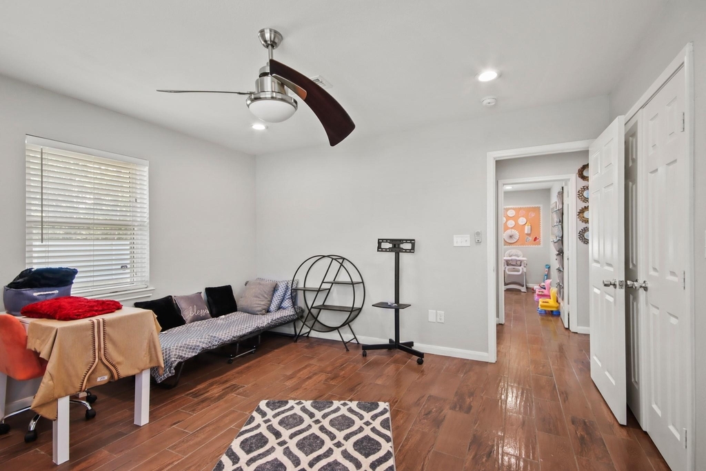 5302 Treaschwig Road - Photo 22