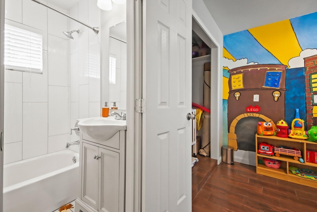 5302 Treaschwig Road - Photo 35