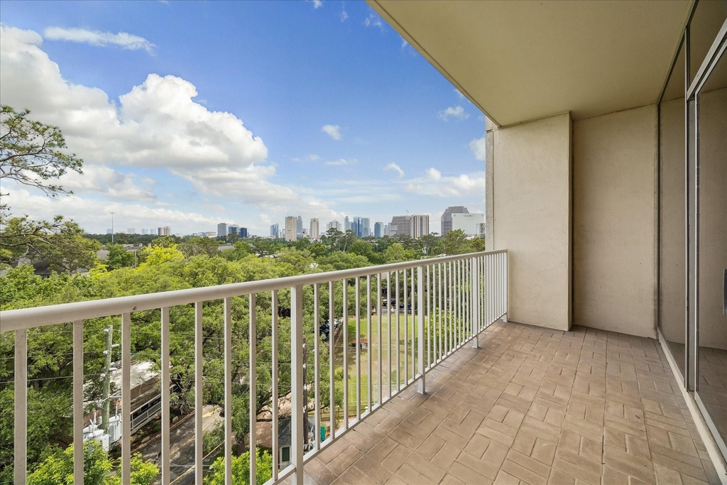 121 N Post Oak Lane - Photo 23