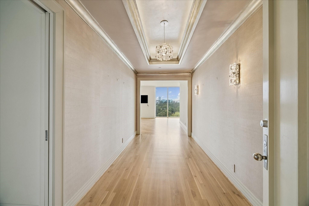 121 N Post Oak Lane - Photo 1