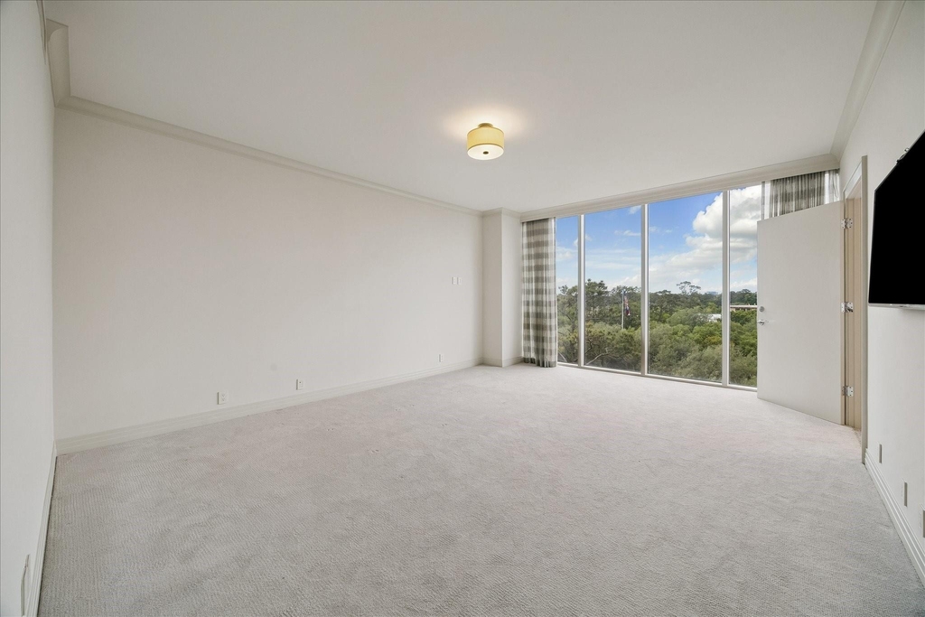121 N Post Oak Lane - Photo 13
