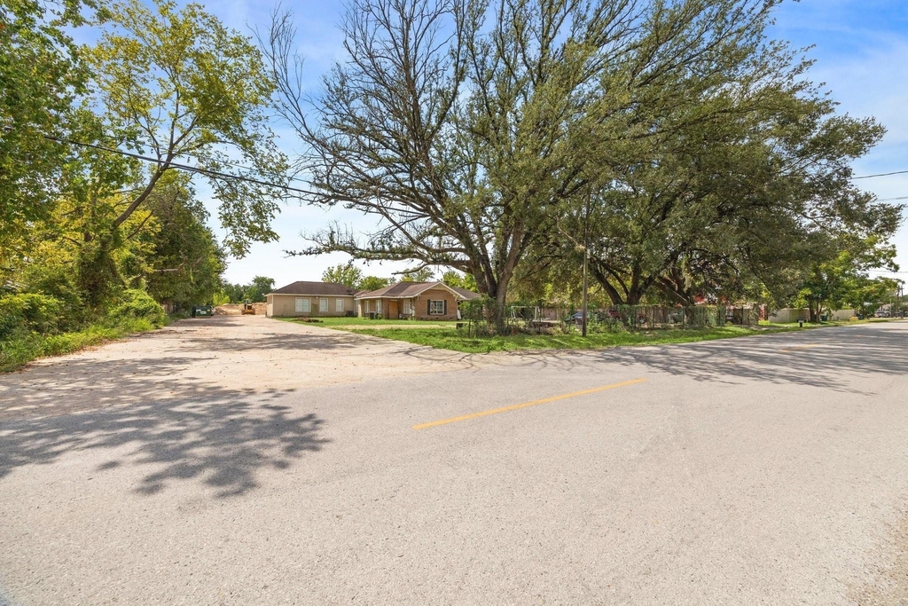 1450 Mesquite Street - Photo 3