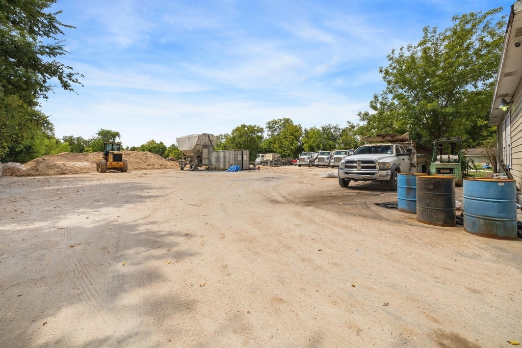 1450 Mesquite Street - Photo 4