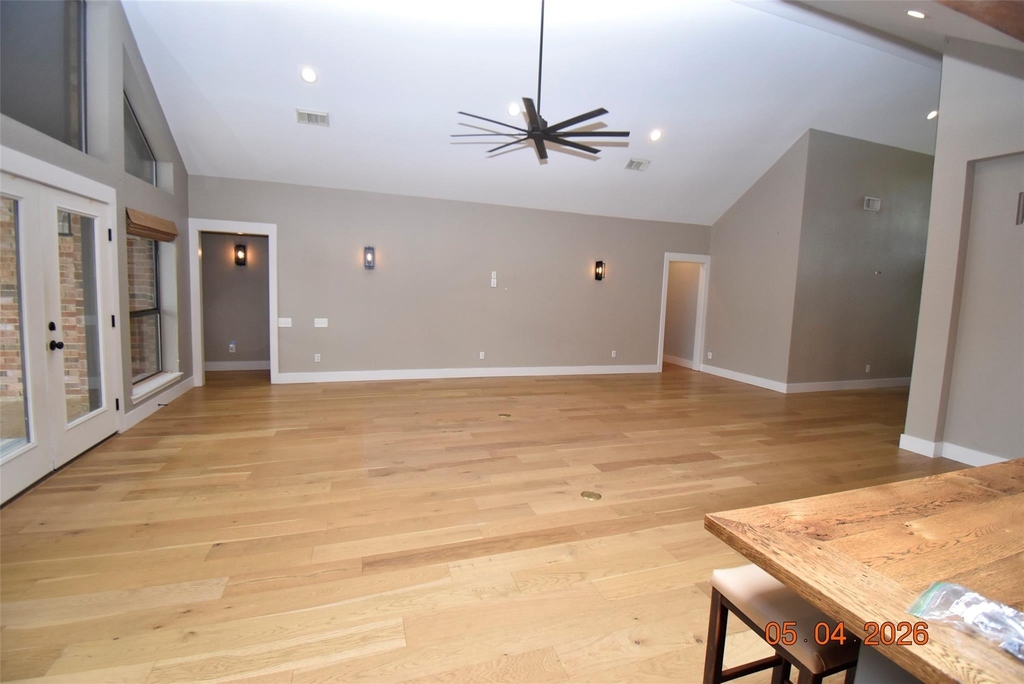 421 Creekside Drive - Photo 9