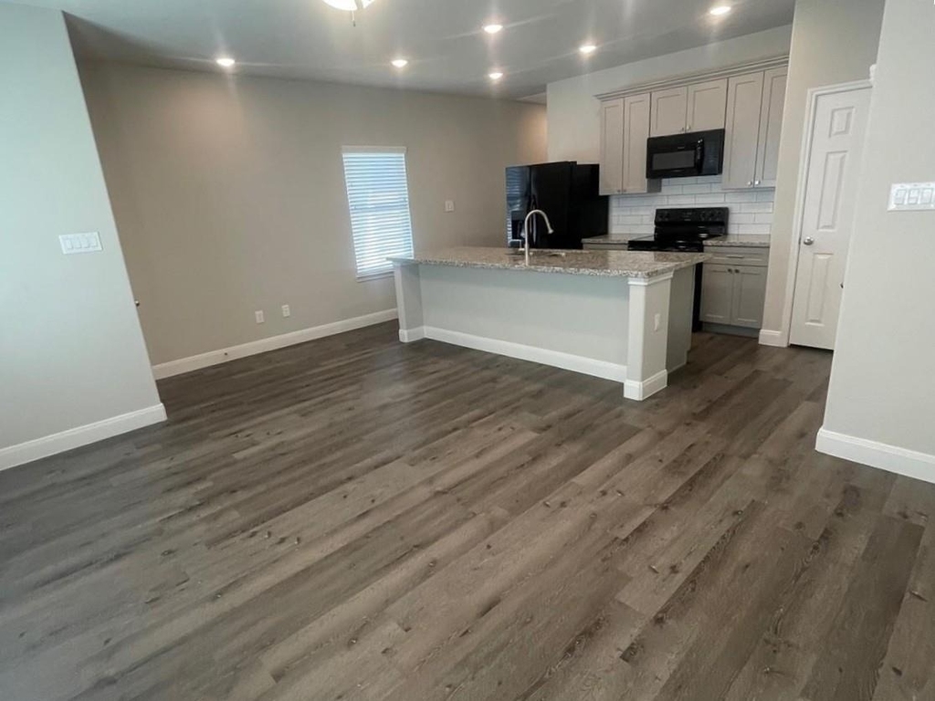 16890 Glenheath - Photo 2