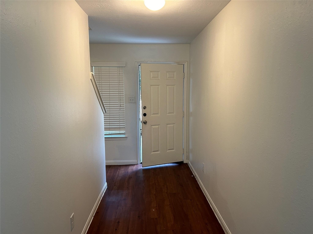 21511 Donata Circle - Photo 6