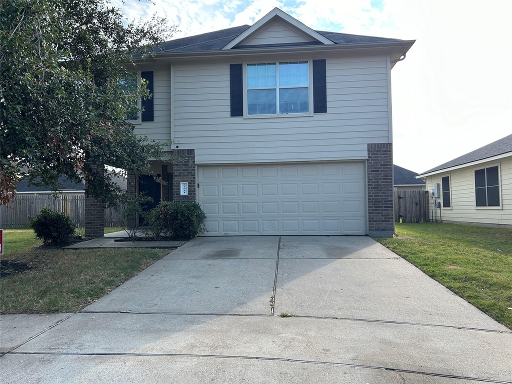21511 Donata Circle - Photo 0