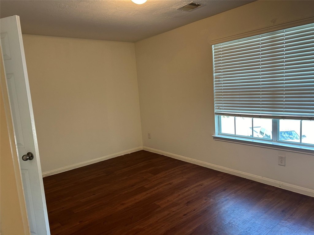 21511 Donata Circle - Photo 8