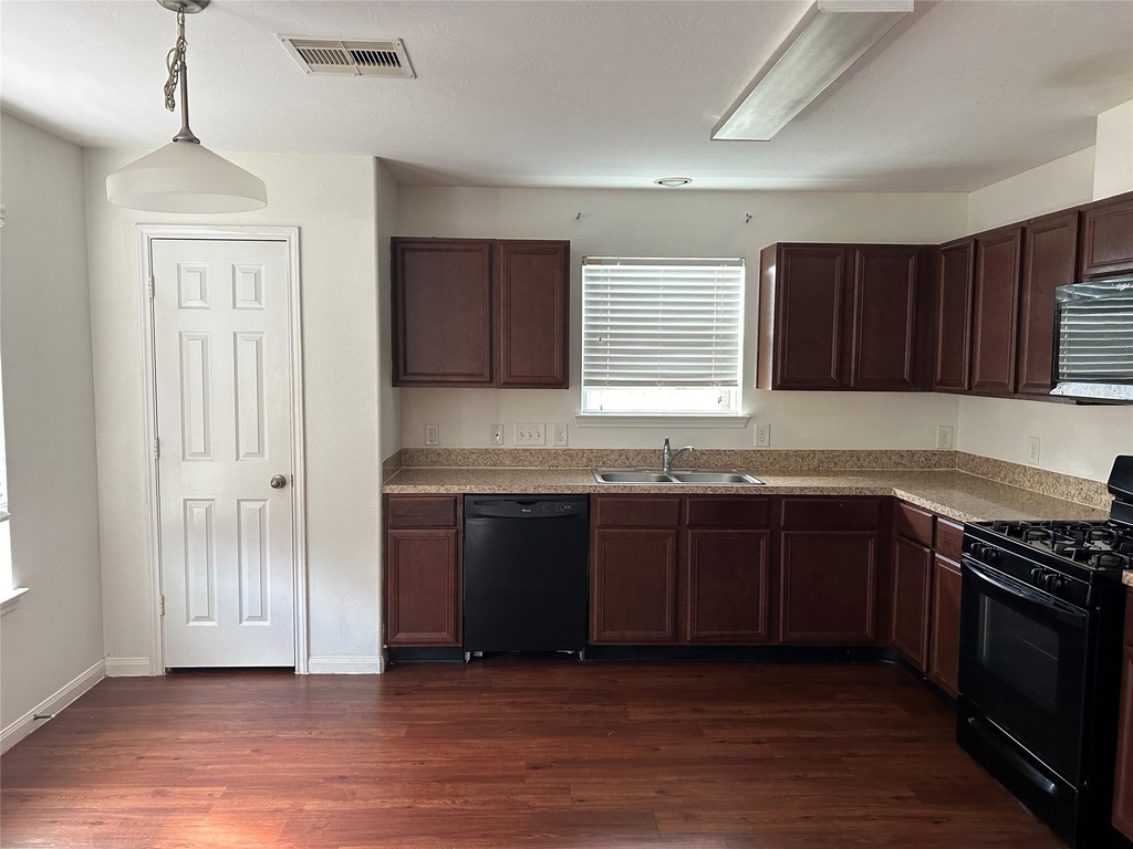 21511 Donata Circle - Photo 1