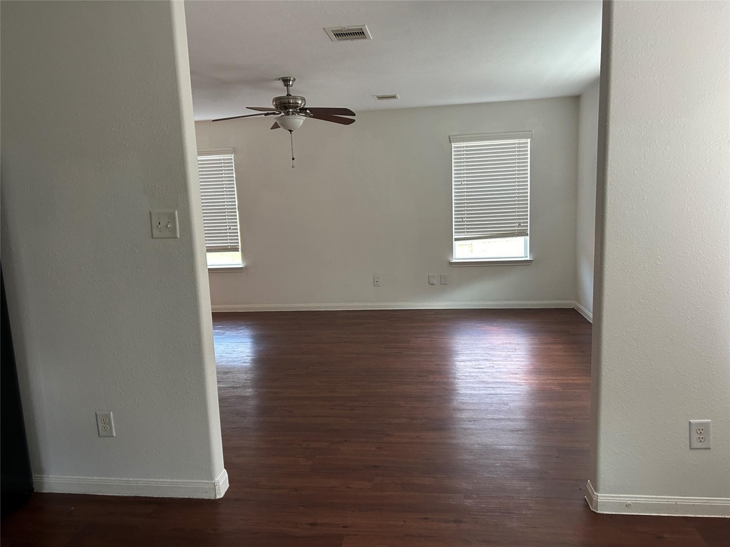 21511 Donata Circle - Photo 4