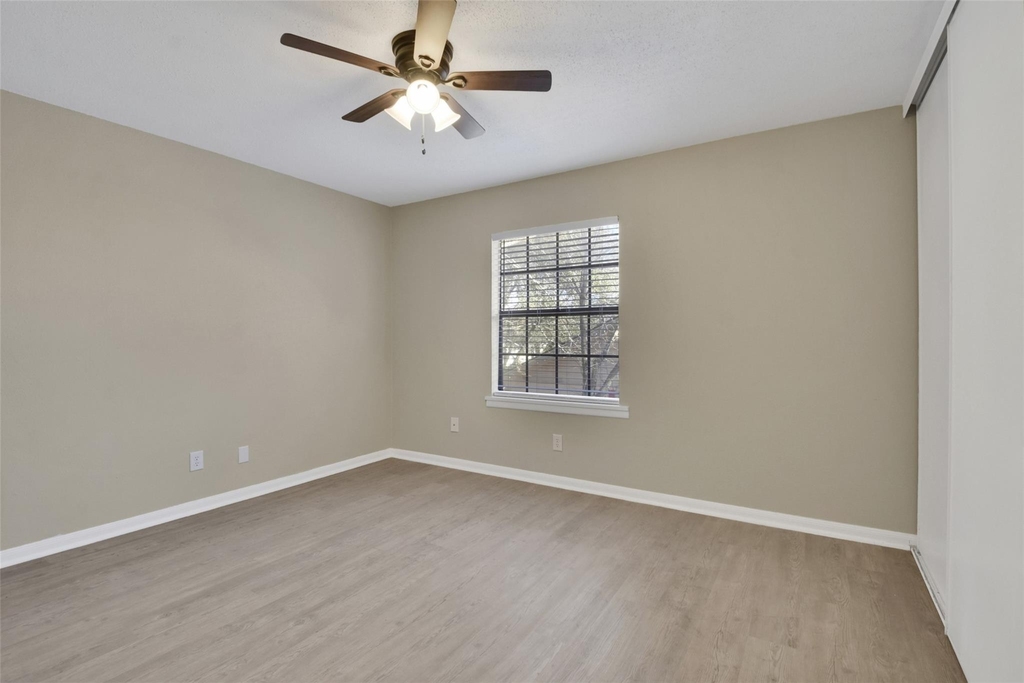 1300 Baker Ave Avenue - Photo 8