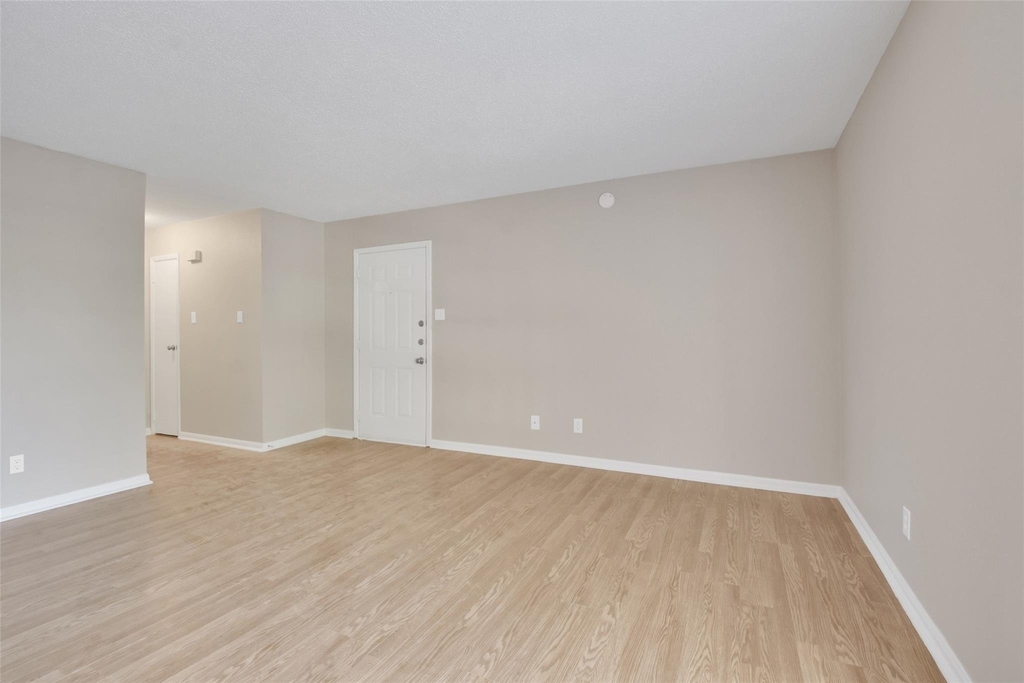 1300 Baker Ave Avenue - Photo 10