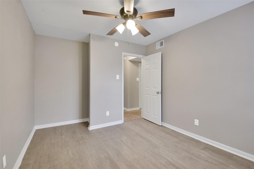 1300 Baker Ave Avenue - Photo 7