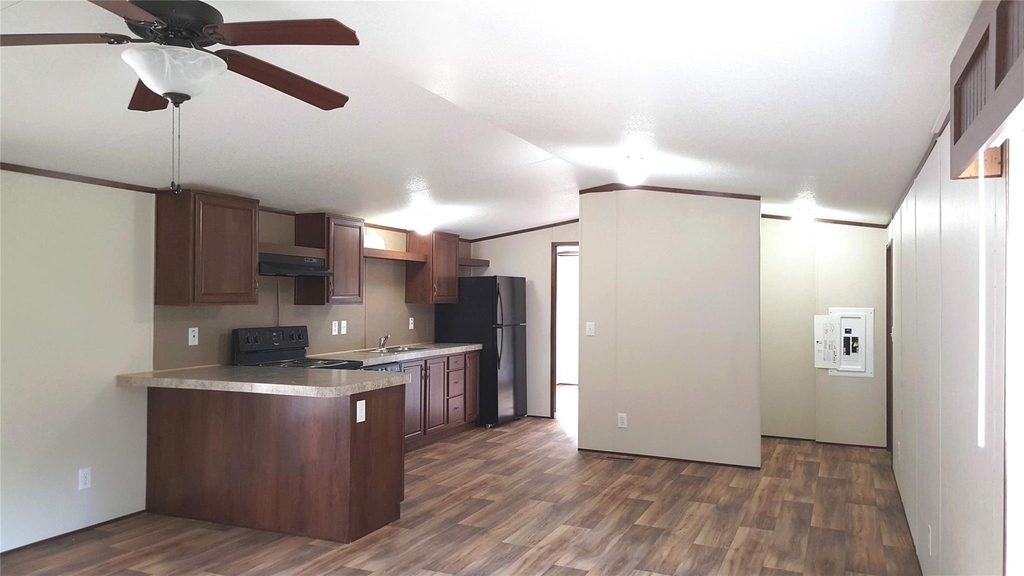 108 Young Street - Photo 4
