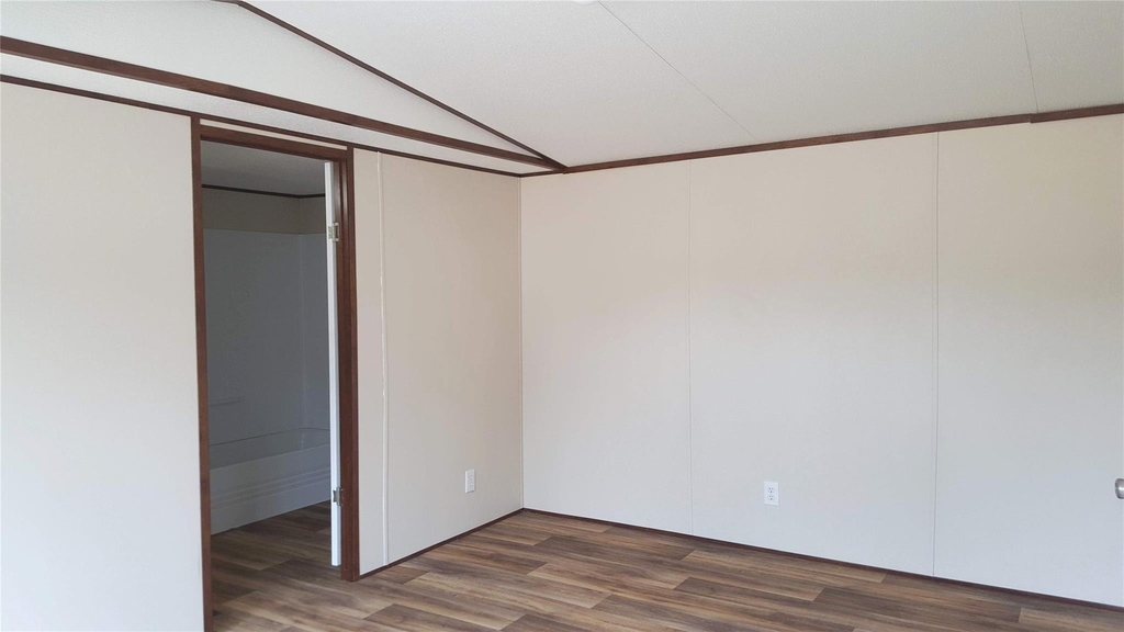 108 Young Street - Photo 6