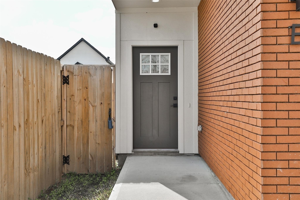 7924 Booker Street - Photo 2