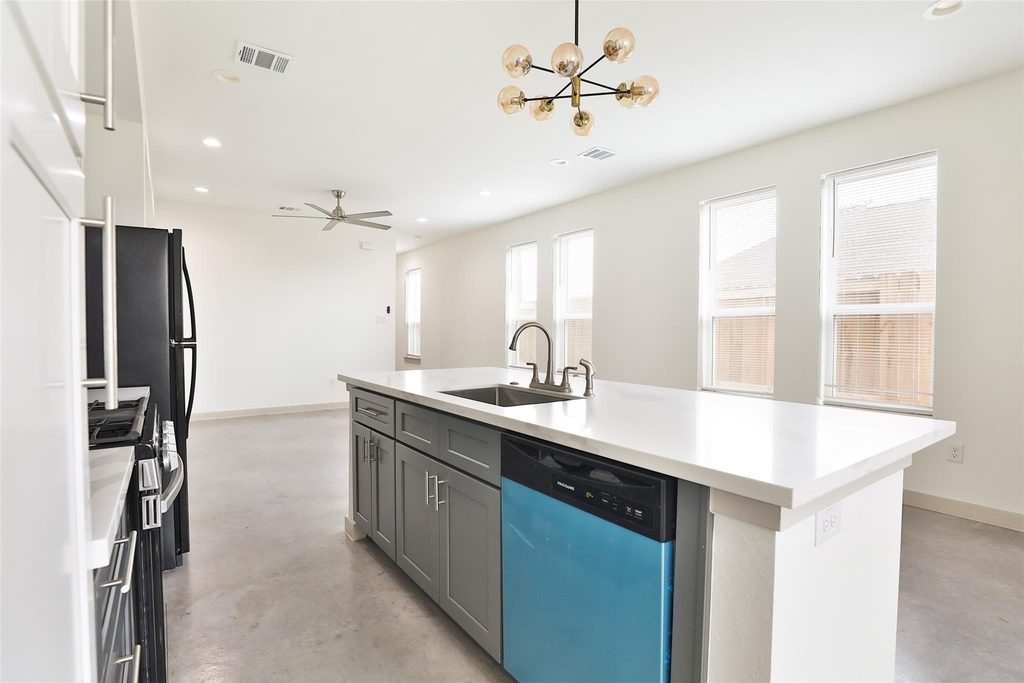 7924 Booker Street - Photo 6