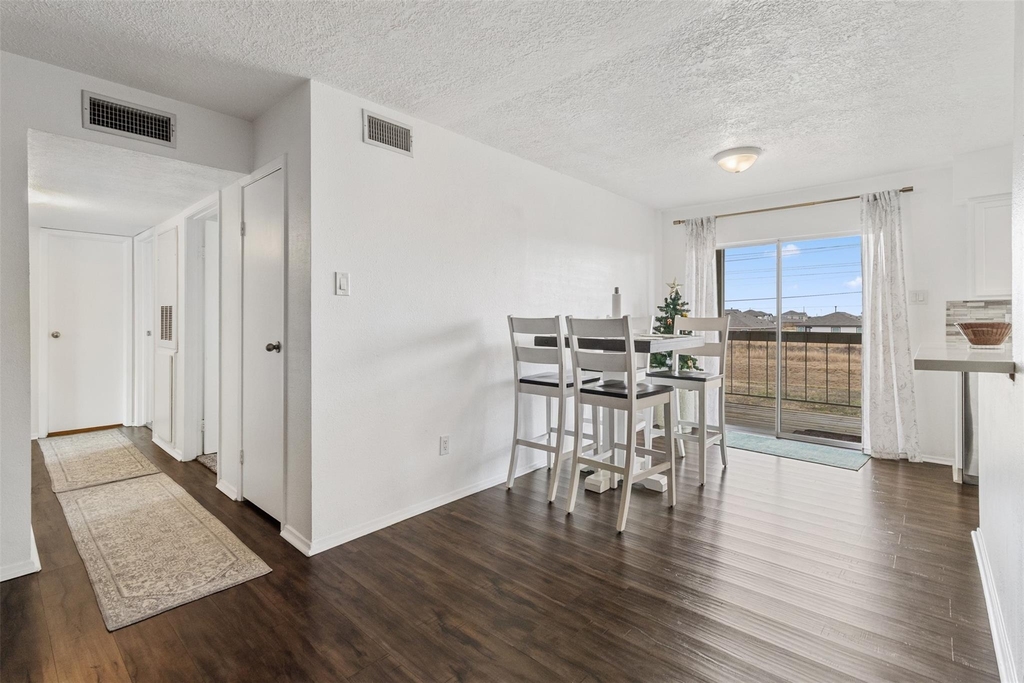 7600 Emmett F Lowry Expressway - Photo 0