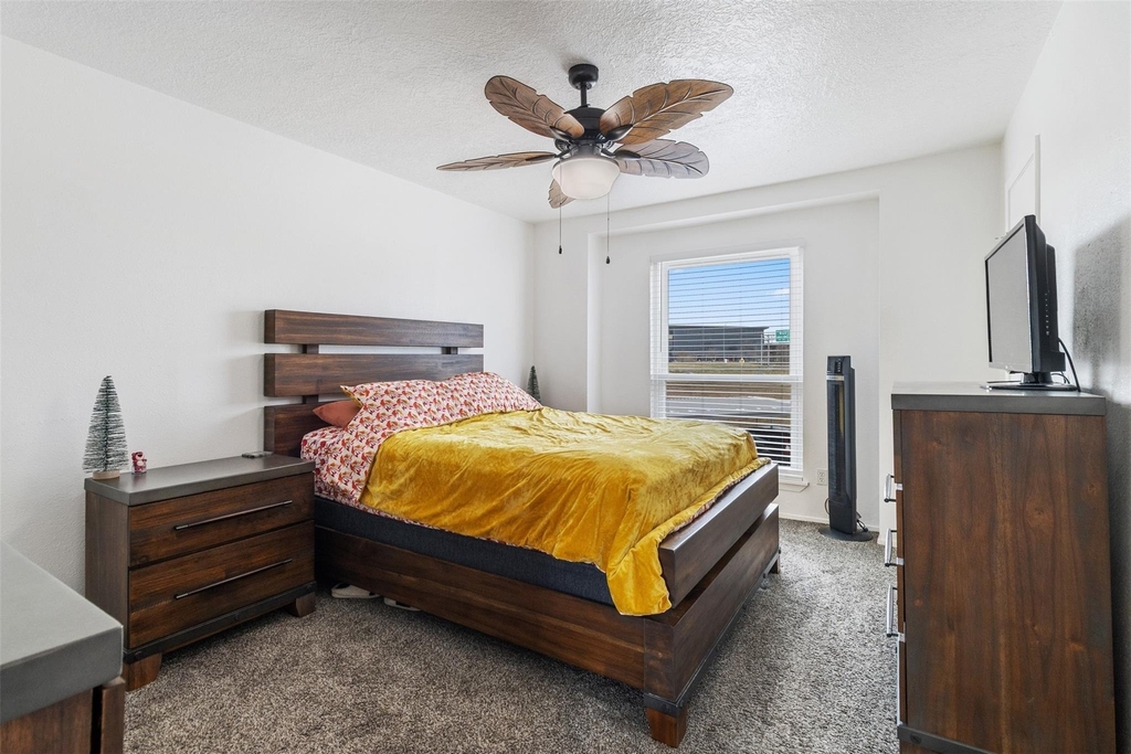7600 Emmett F Lowry Expressway - Photo 10