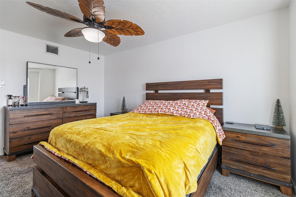 7600 Emmett F Lowry Expressway - Photo 11