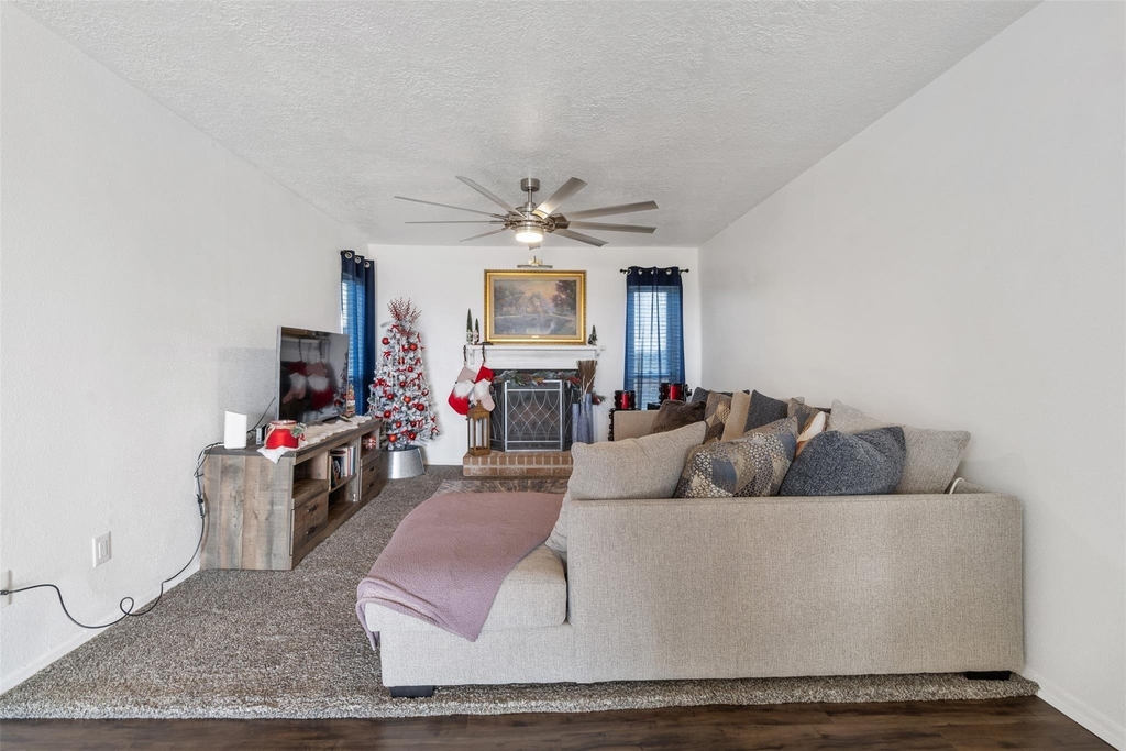 7600 Emmett F Lowry Expressway - Photo 1