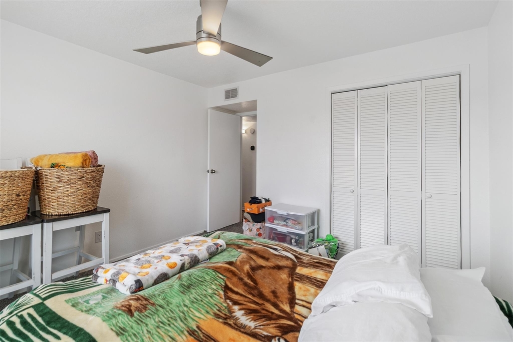 7600 Emmett F Lowry Expressway - Photo 16