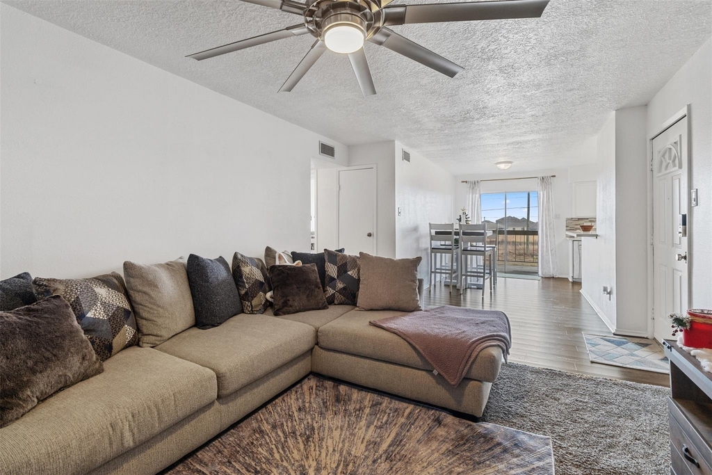 7600 Emmett F Lowry Expressway - Photo 4
