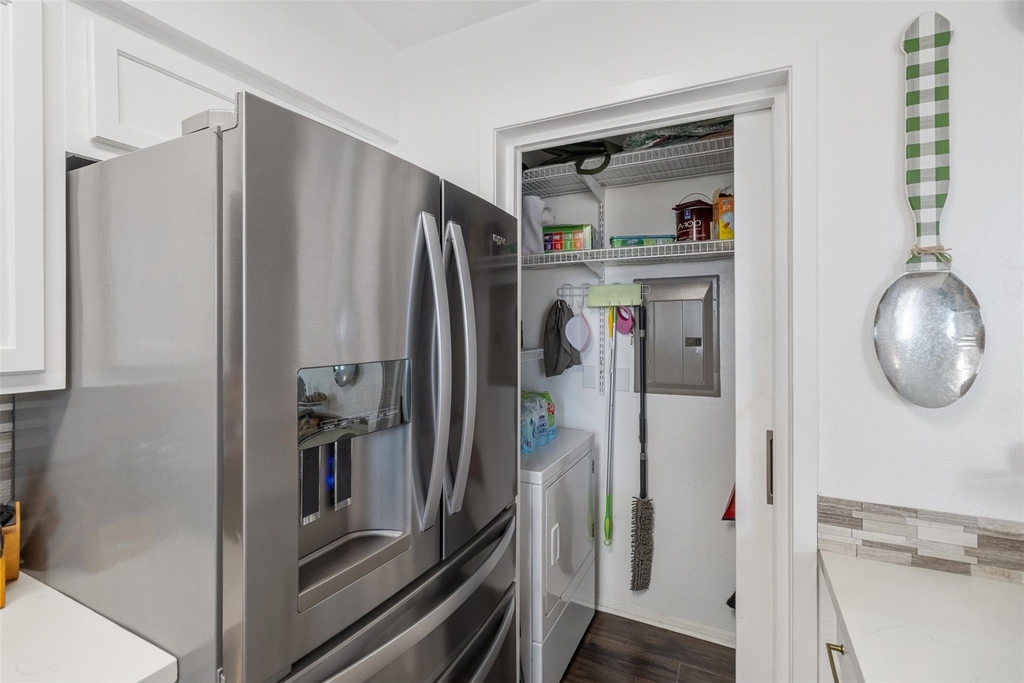 7600 Emmett F Lowry Expressway - Photo 20