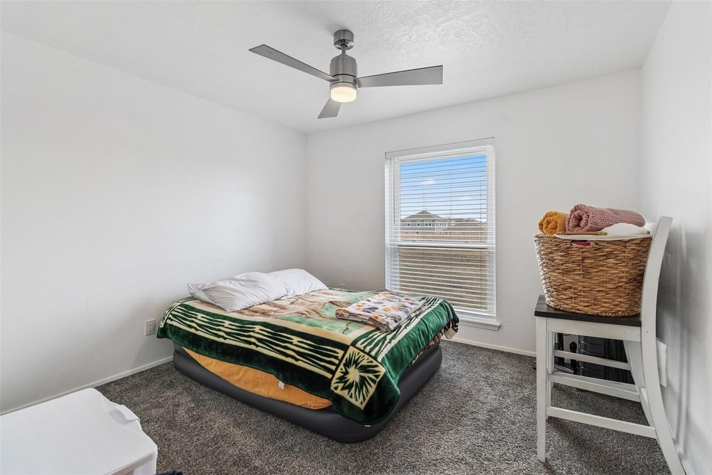 7600 Emmett F Lowry Expressway - Photo 15
