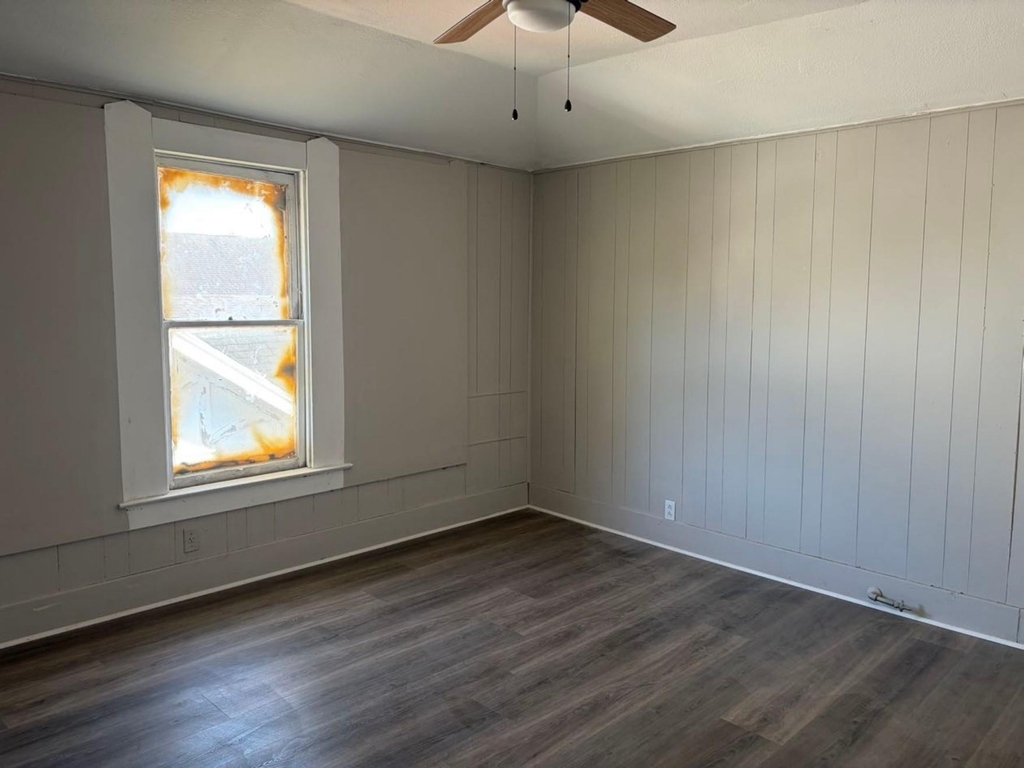 931 9th Avenue - Photo 2