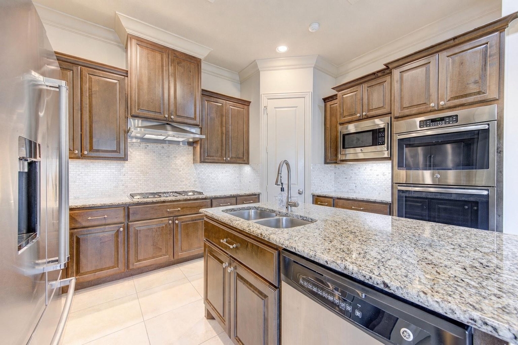 2422 Camden Creek Lane - Photo 4