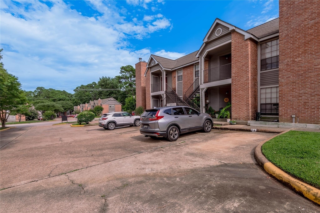 2402 Sycamore Avenue - Photo 24