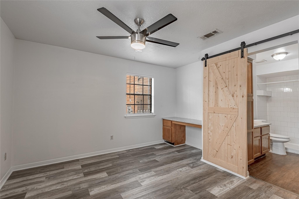 2402 Sycamore Avenue - Photo 19