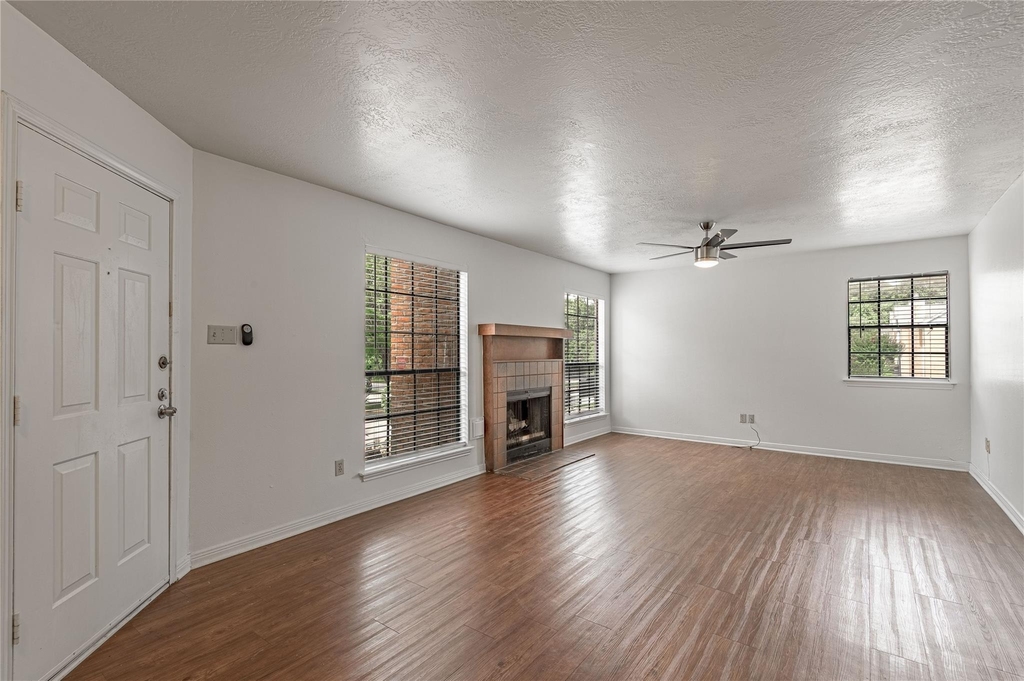 2402 Sycamore Avenue - Photo 4
