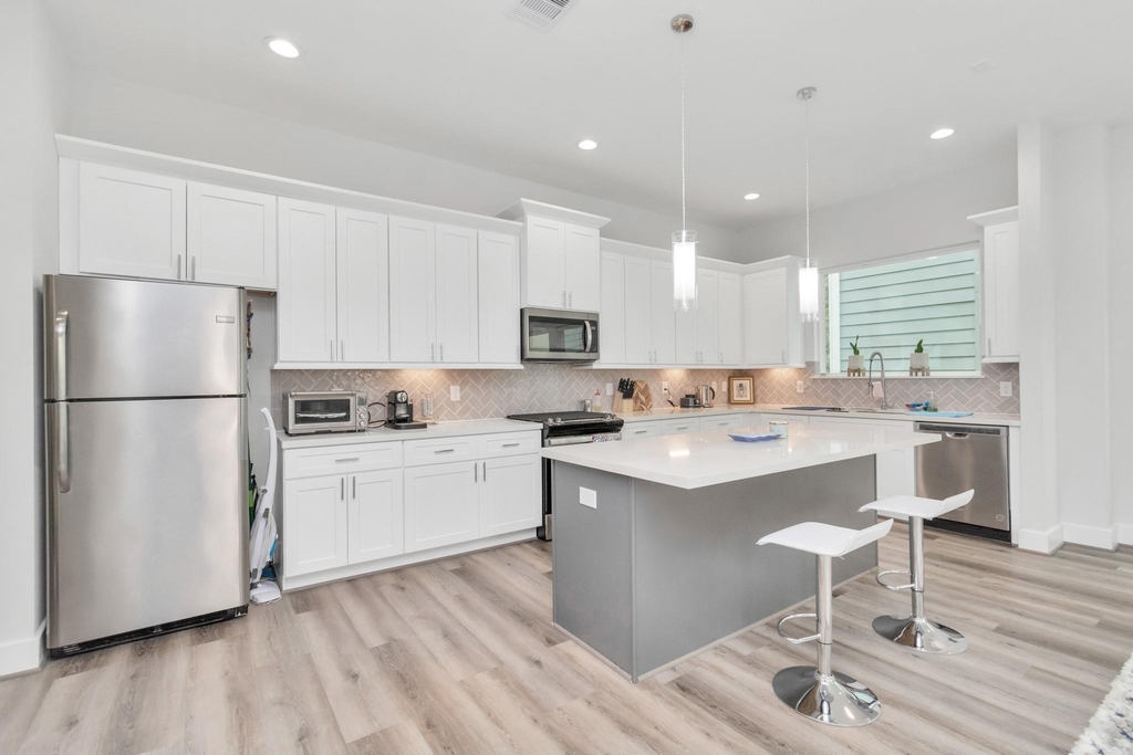 3360 Pinemont Drive - Photo 9